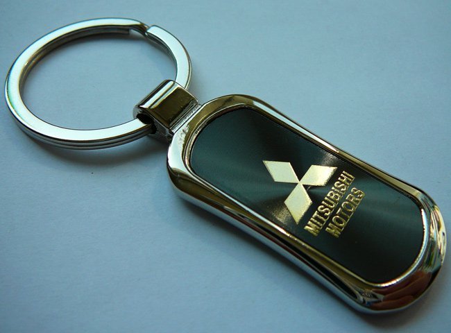 Брелок металлический с логотипом MITSUBISHI