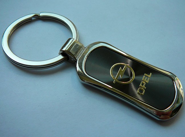 Брелок металлический с логотипом OPEL
