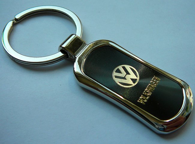 Брелок металлический с логотипом  VOLKSWAGEN